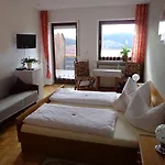 Schamberger 2* 노이키르헨바임하일링겐블룻